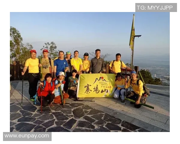 崔永熙的艺术之路与人生哲学探索:从初心到巅峰的心灵旅程 崔永熙的艺术之路与人生哲学探索:从初心到巅峰的心灵旅程